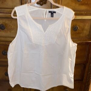 Gap Factory Outlet Women’s White Eyelet Sleeveless 100% Cotton Top Size XL